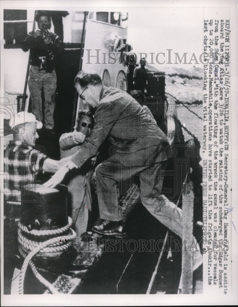 1957 Secretary General Dag Hamnxjold assisting the wrecked Tug Atlas - Historic Images