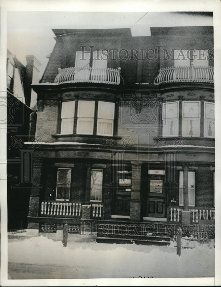 1934 Penns Grove Robber suspects caught in this house in Camden, NJ - Historic Images