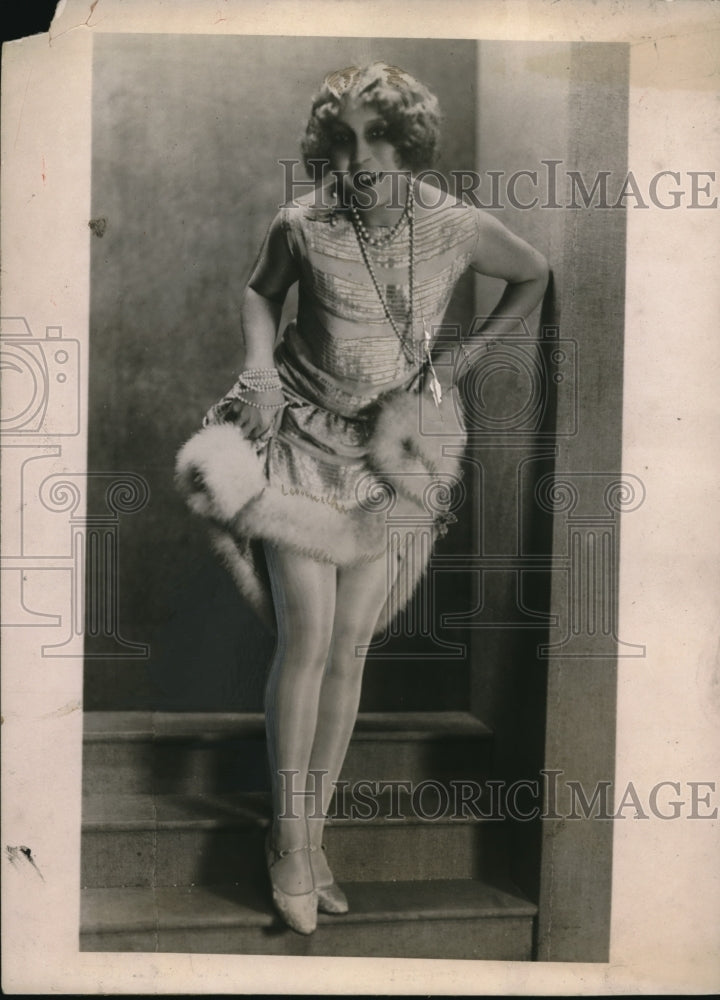 1925 Press Photo Camille Calvat Eva Tanguey Paris French Music Hall Singing - Historic Images