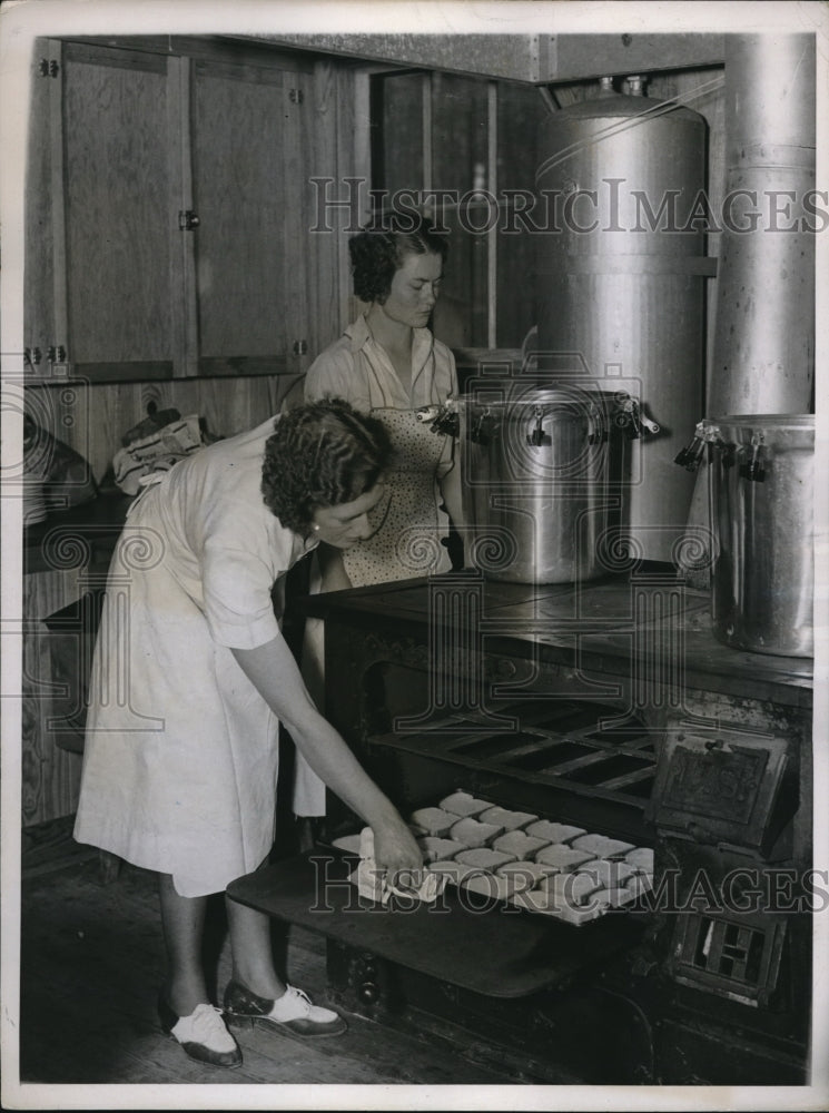 1937 Press Photo Community House Pressure Cookers High School Lunch - Historic Images