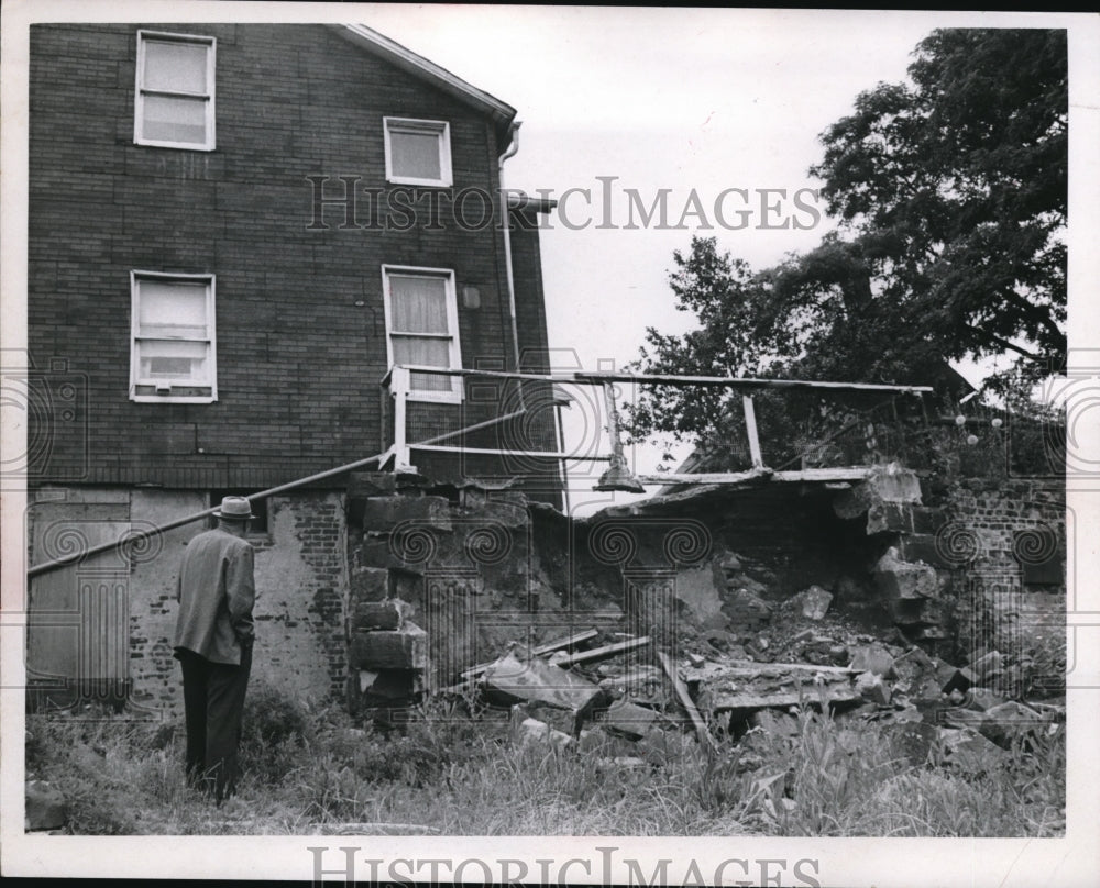 1970 Rock Wall crashed down at Clarence County - Historic Images