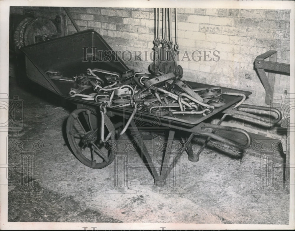 1951 Press Photo Beef meathooks-Historic Images