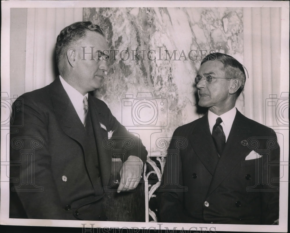 1936 Press Photo Harry Bullis of General Mills Inc. and Charles R. Hoo ...