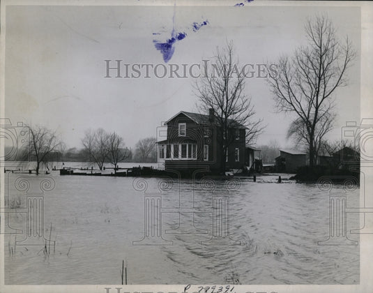 1945 House surrounded by flood waters in NY  - Historic Images
