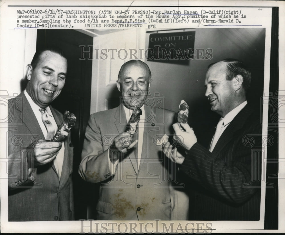 1957 Harlan Hagen presented gifts to House Agr. Committee members - Historic Images