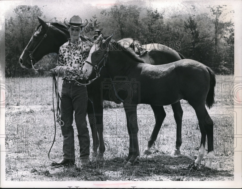 1964 Press Photo Phil Merial  & his mare Princess & foal Countdown - Historic Images
