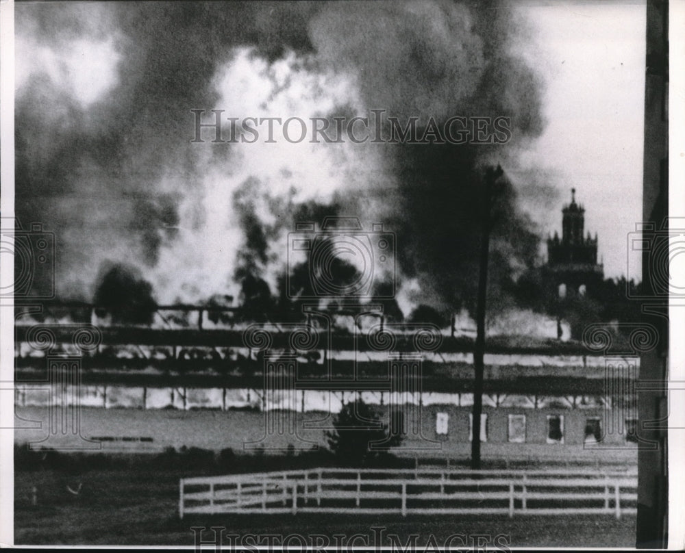 1955 Press Photo Six Girls Set Fire at Cattle Barn at Fairgrounds - Historic Images