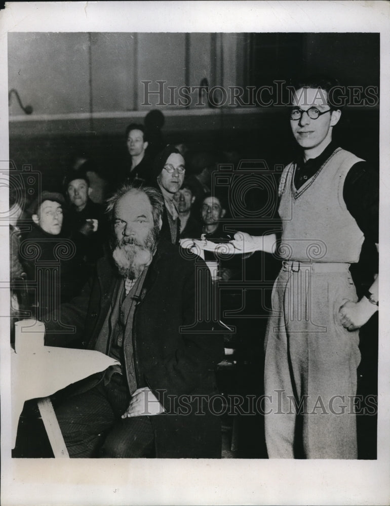 1934 Press Photo Tom Brown, oldest hunger marcher on their way to London - Historic Images