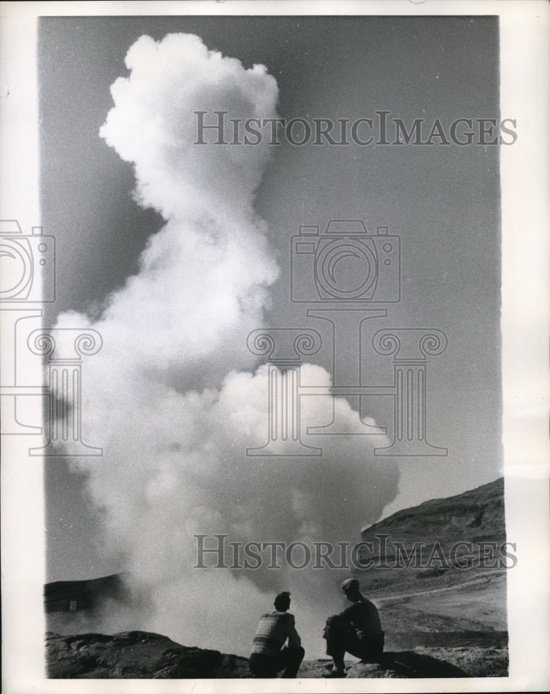 1957 Iceland largest Great Geysir shoots 160 feet in the air - Historic Images