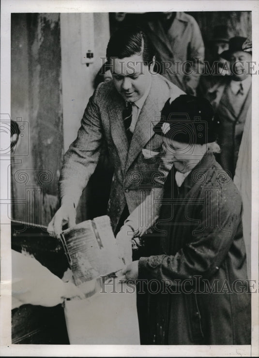 1938 Sir Anthony Tichborneof Distributes a Dole of Flour to Poor - Historic Images