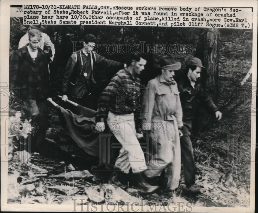 1948 Press Photo Klamath Falls, Ore body of Rbt Farrell from plane crash - Historic Images