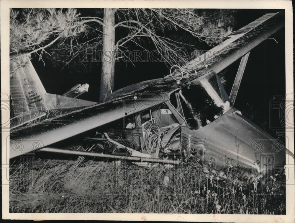 1948 Press Photo Longview Texas wreck of F Vinmount &amp; B Simons plane - Historic Images