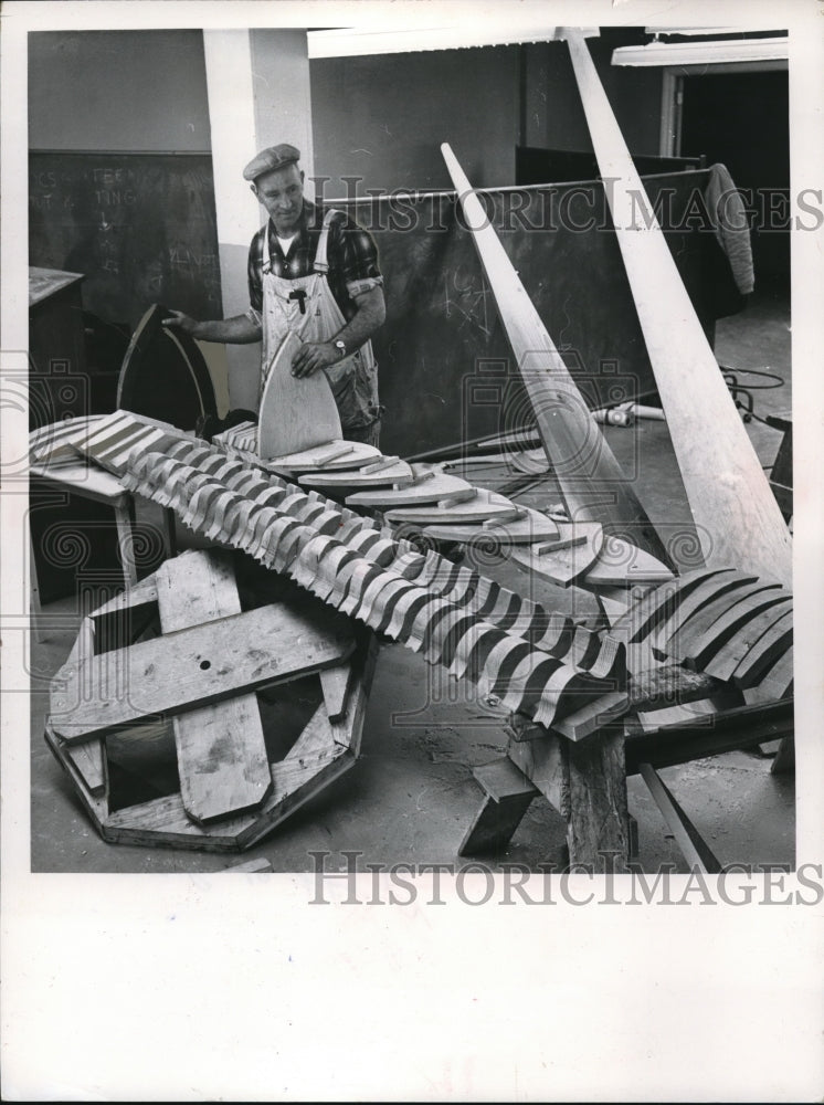 1961 Press Photo Bob Elrick on new spire of St. John&#39;s Historic Episcopal Church - Historic Images