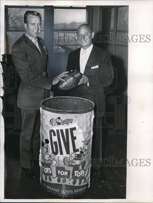 1959 Capt Richard Brown & Jim Dudley sportscaster - Historic Images