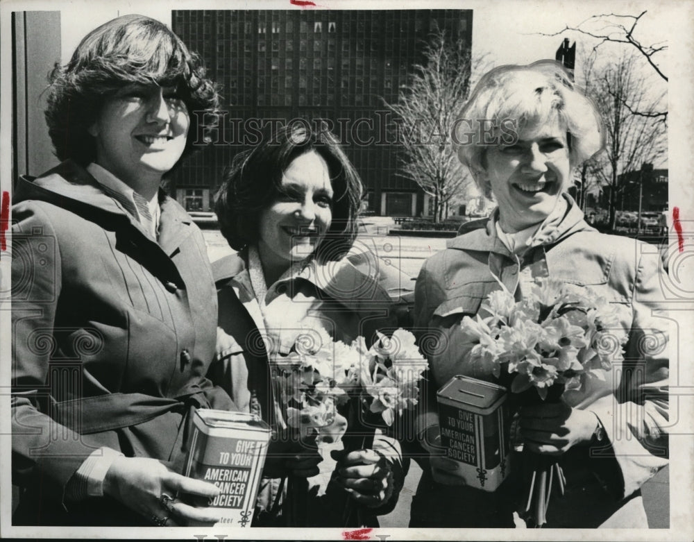 1978 Press Photo Peggy Cooney, Susan Lewis, Abbie Toole, collect for Cancer Soc. - Historic Images