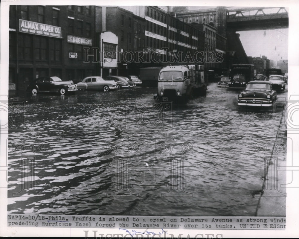 1954 Philadelphia Pa Delaware ave traffic in flood waters-Historic Images