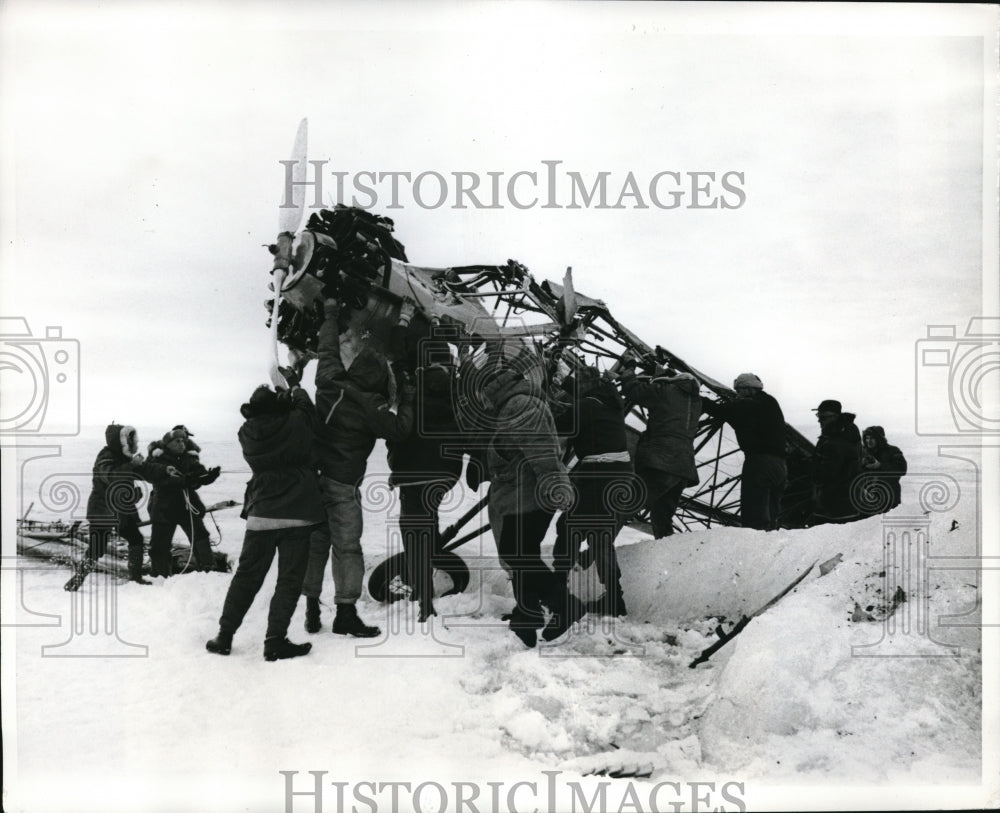 1968 Members of a Salvage team preparing the Antique Craft - Historic Images