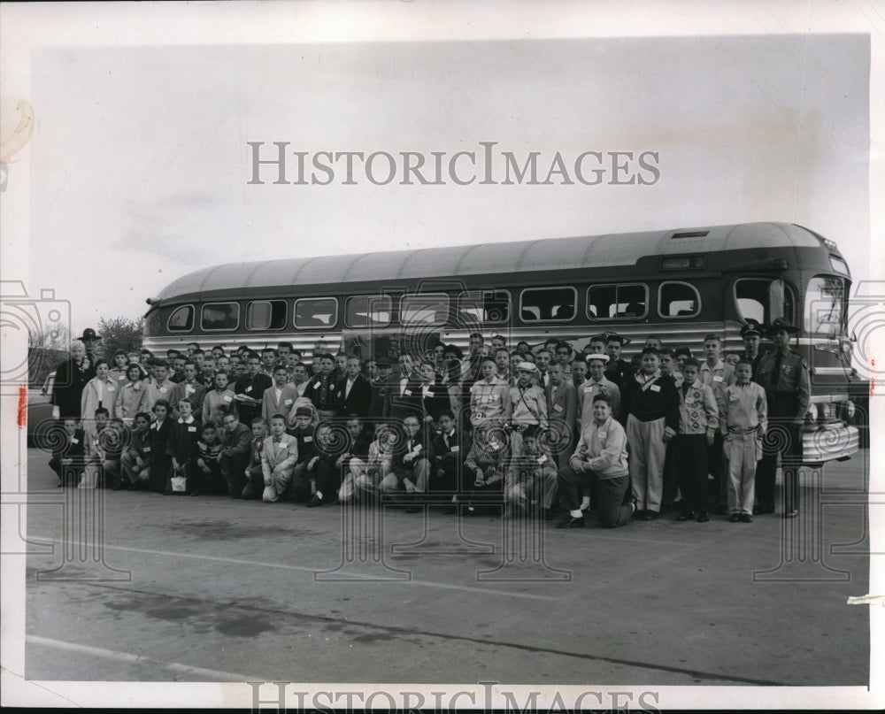 1957 Press Photo Greater Cleveland Safety Patrol Kids on their way to Washington - Historic Images