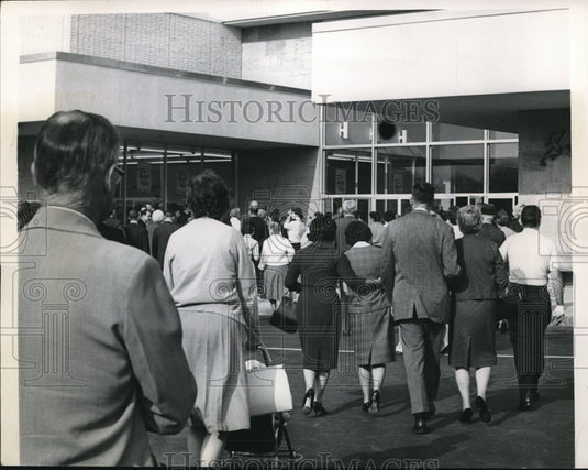 1963 People standing in line at a Cleveland Shopping Center - Historic Images
