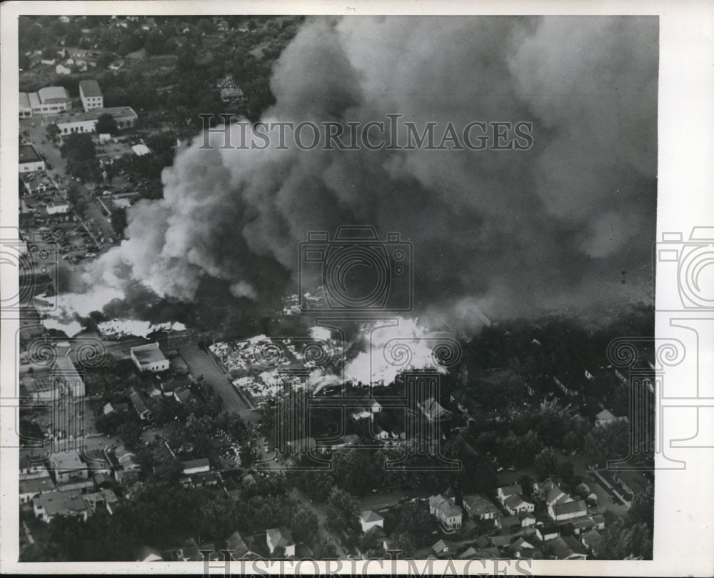 1946 Medford Ore. air view of 3 block fire at American Fruit Co - Historic Images