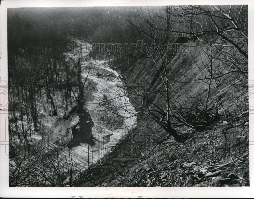 Press Photo Pesco Hollow of Met Park development area - Historic Images