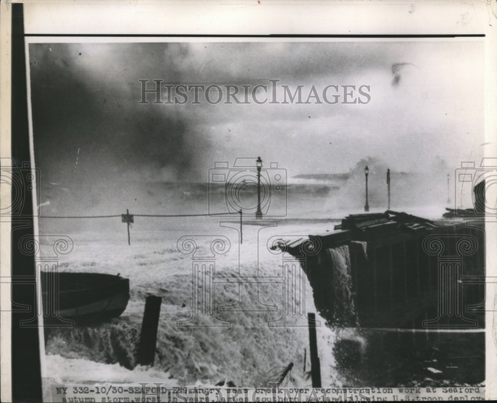 1945 Seaford angry seas crash ashore in autumn storm - Historic Images