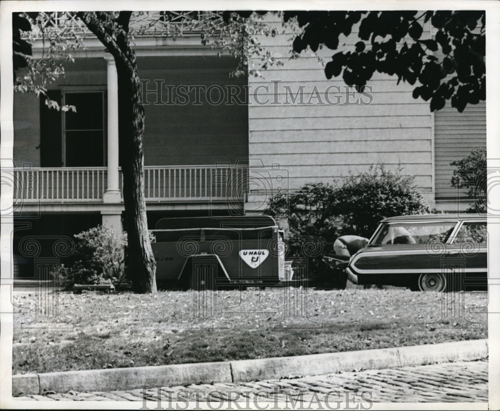 1965 Press Photo Duncan Wagner all packed for the family moving out - Historic Images