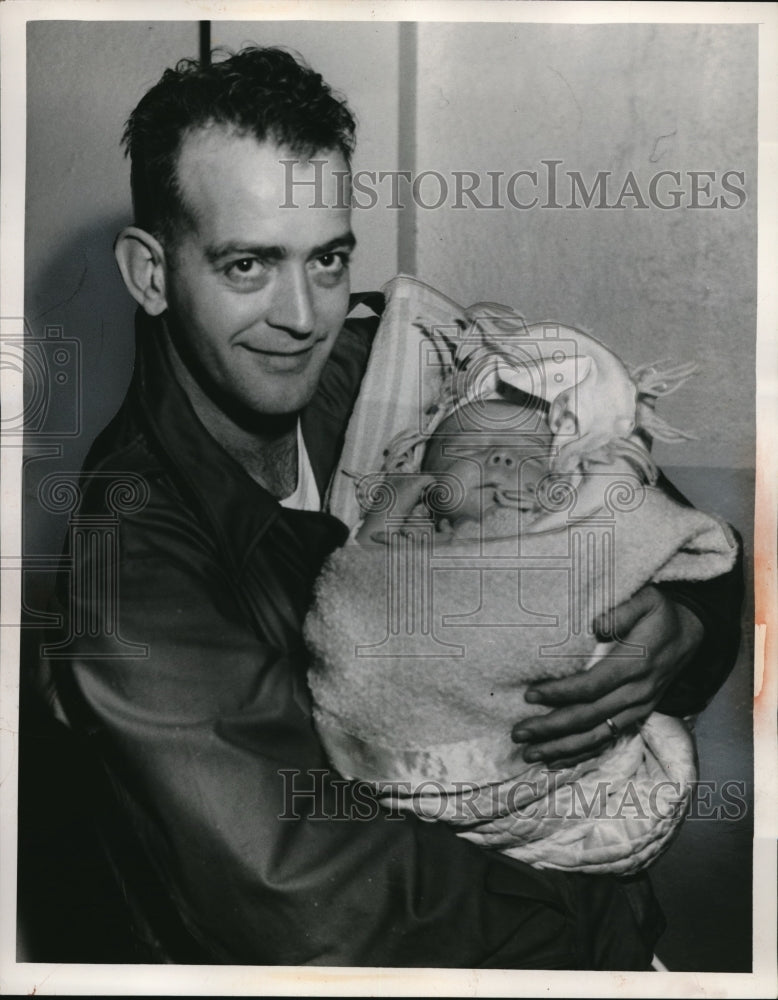 1954 USAF T/Sgt Cleave W Miller &amp; baby son 1 month old - Historic Images