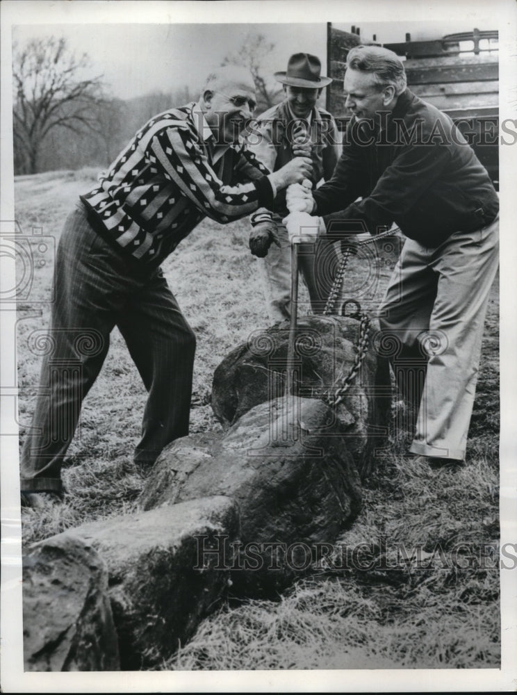 1958 Press Photo Spring Cleaning at the Methodist Conference Center - Historic Images