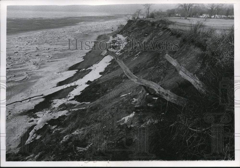 1967 Press Photo  Lake Willoughby Erosion - Historic Images