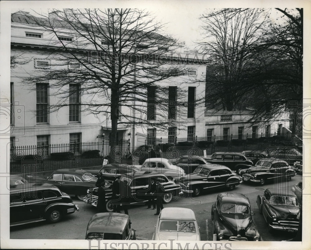 1950 Press Photo Cabinet members&#39; cars outside White House to meet with Truman - Historic Images