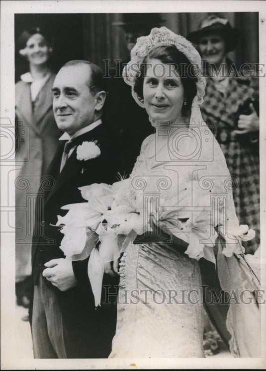 1938 Esther Waldegrave married to Herr Abole Kunz in London England - Historic Images