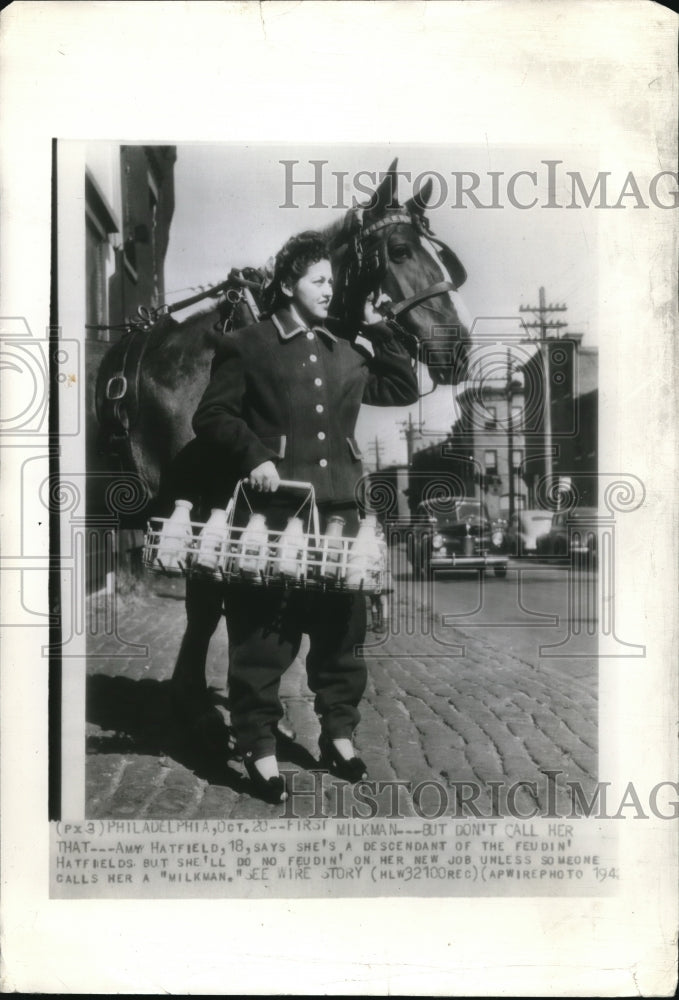 1942 Press Photo Milkman Amy Hatfield a Feduin&#39; Hatfields descendants - Historic Images