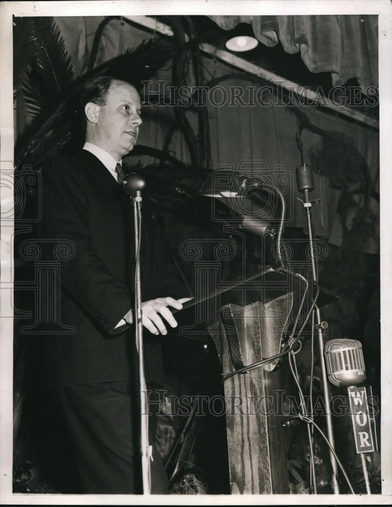 1945 Newbold Morris Delivers Address at G.I. Luncheon - Historic Images