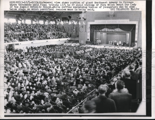 1958 Press Photo Chicago NW Armory service for kids killed in fire at Angels school - Historic Images
