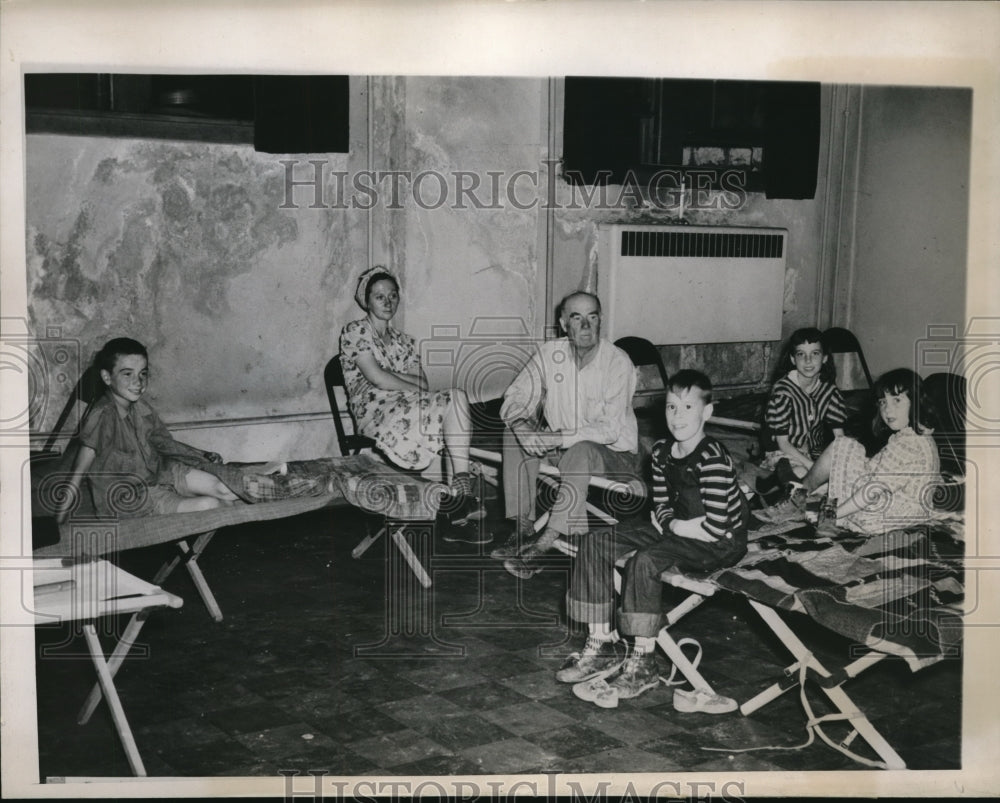 1947 Press Photo Ottumwa Iowa flood refugees at shelter from Des Moines river - Historic Images