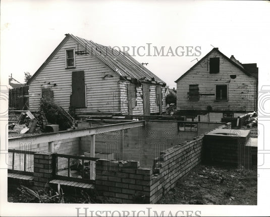 1953 Press Photo Buildings under construction at a Cleveland home - Historic Images
