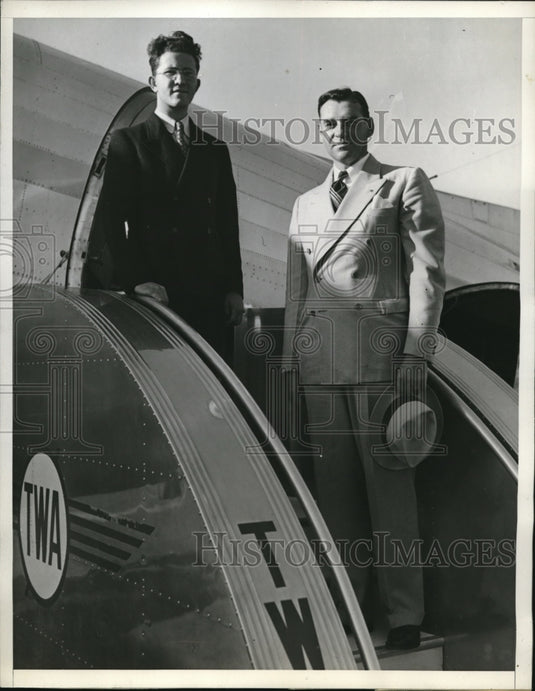1938 Press Photo Wannah Arnold and Hoit Vicini left by TWA Airline - Historic Images