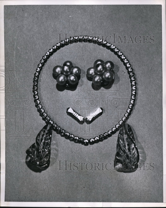 1951 Press Photo Rhinestone bracelet & other jewelry on display - Historic Images