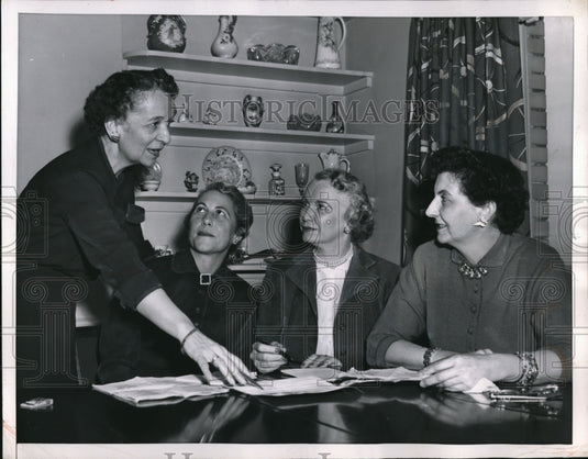1964 Press Photo Assoc of Indp Agencies wives, Mrs RH Demmier, Mrs Barnes - Historic Images