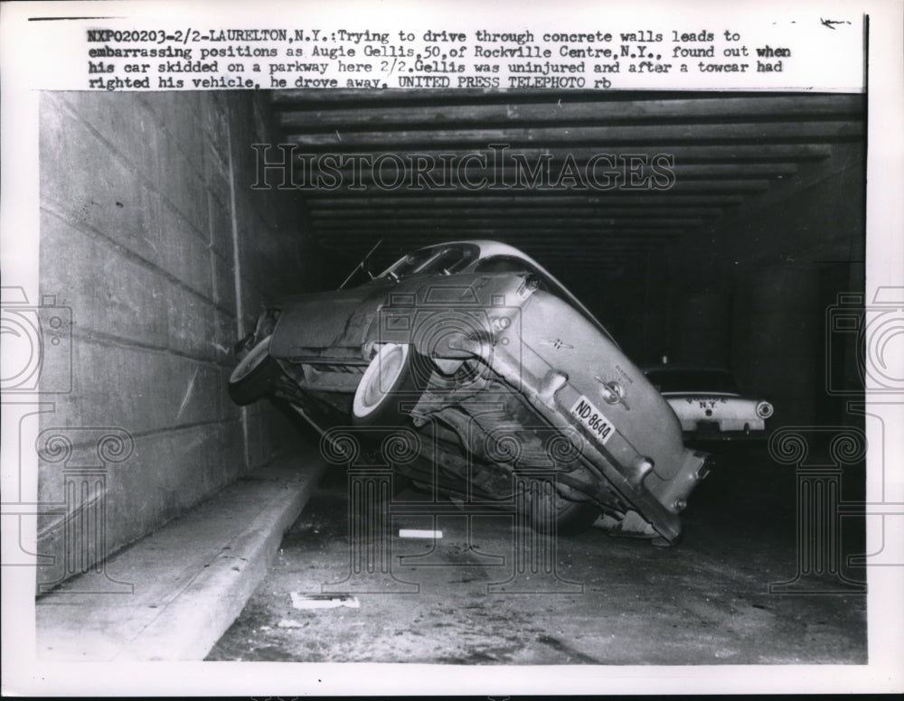 1958 Press Photo Laurelton NY  Auto wrecked hitting tunnel wall on parkway - Historic Images