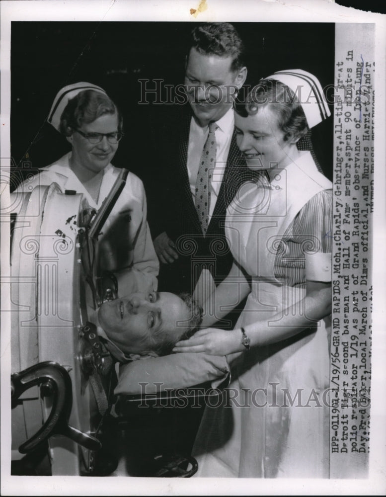1956 Press Photo Grand Rapids Mich Tigers Charley Gehringer in a iron lung-Historic Images