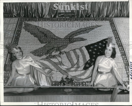 1940 Press Photo Natl Orange Show in Calif. Models & designs made of fruit - Historic Images