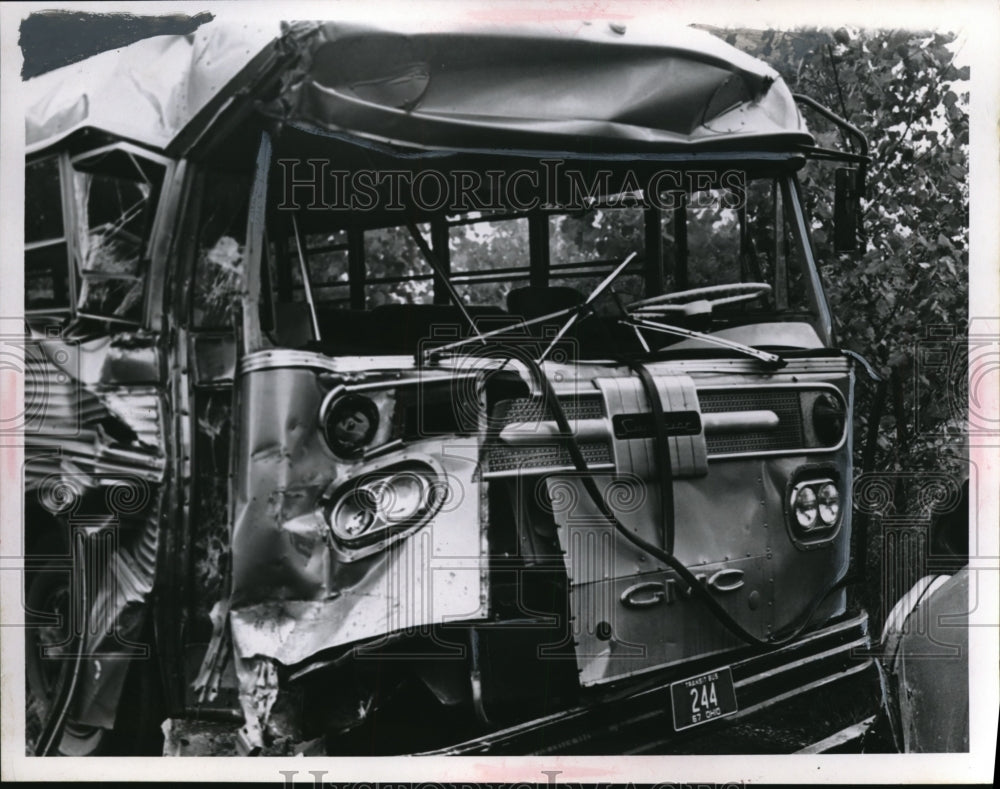 1967 Press Photo St. Joseph High School bus crash at Rt 21 and 17 - Historic Images