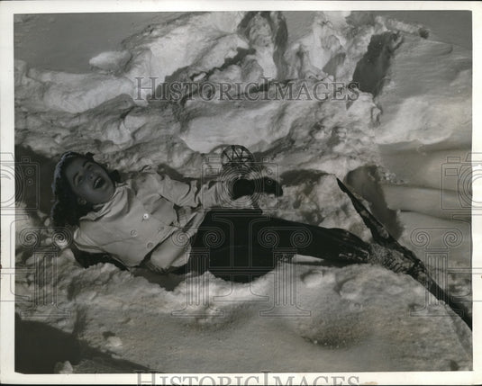 1940 Press Photo Ski Artist from Quebec,Jacqueline Duchaine perfected "sitzmark" - Historic Images