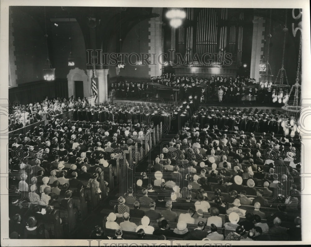 1932 Press Photo The Vassar College commencement exercises with Henry McCracken - Historic Images