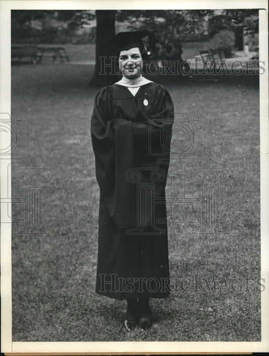 1933 Press Photo Miriam Agnes Lynch of New York,Suma Cum Laude - nec89233 - Historic Images