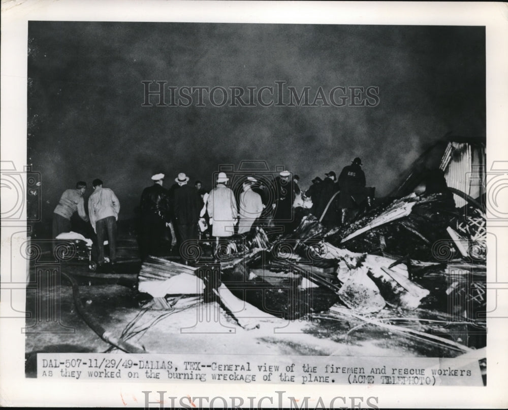 1949 Press Firemen and rescuers working on a plane wreckage - Historic Images