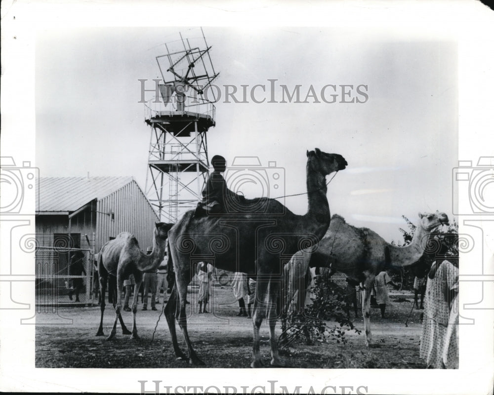 1963 Press Photo Project Mercury brings two cultures face to face at Nigeria - Historic Images