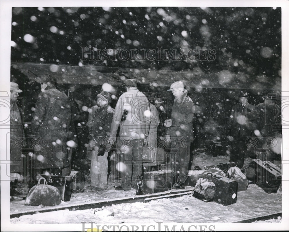 1962 Press Photo Milwaukee Road employees at infront of overturned baggage car - Historic Images